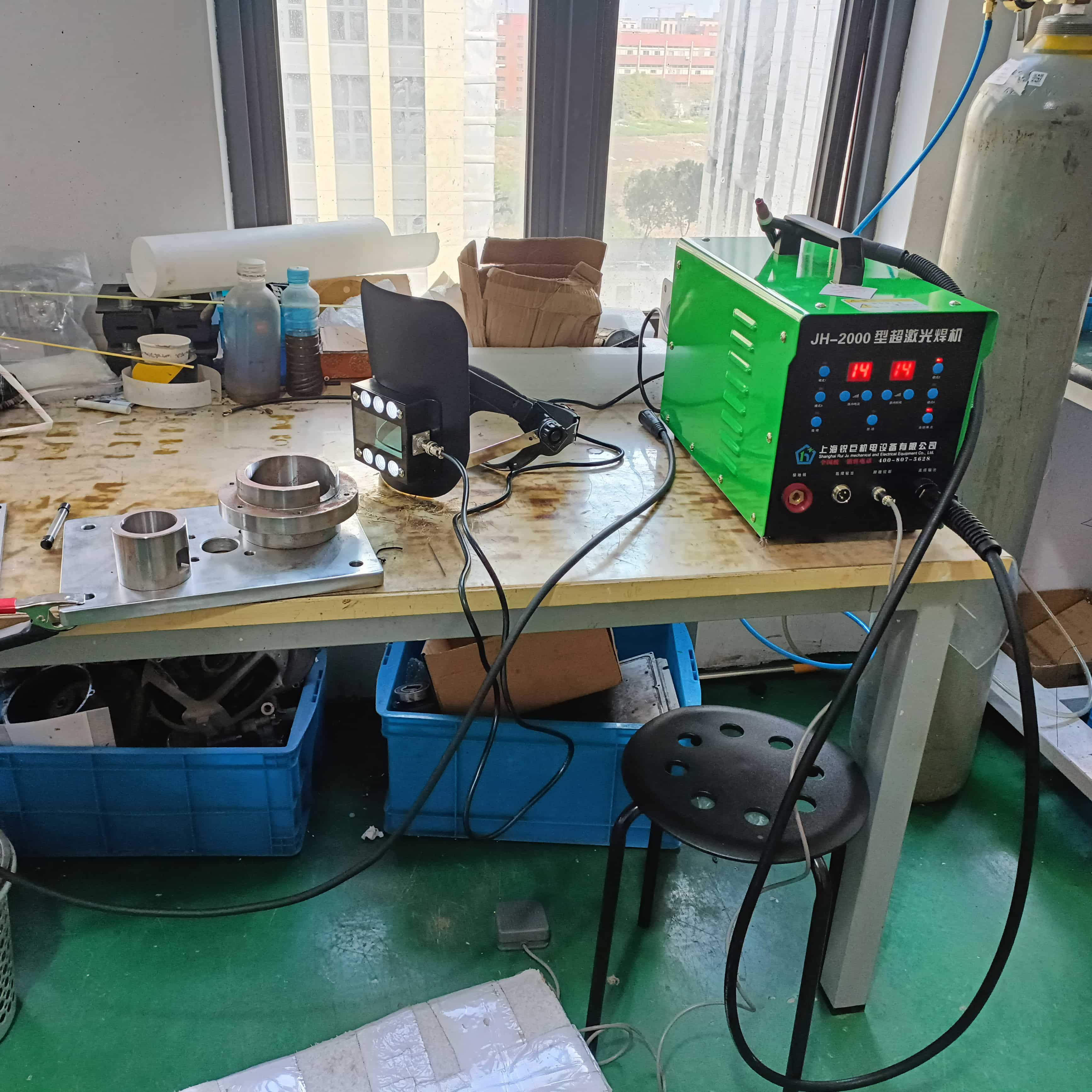 冷焊机的价格一般在多少左右？锐巨告诉你高性价比之选