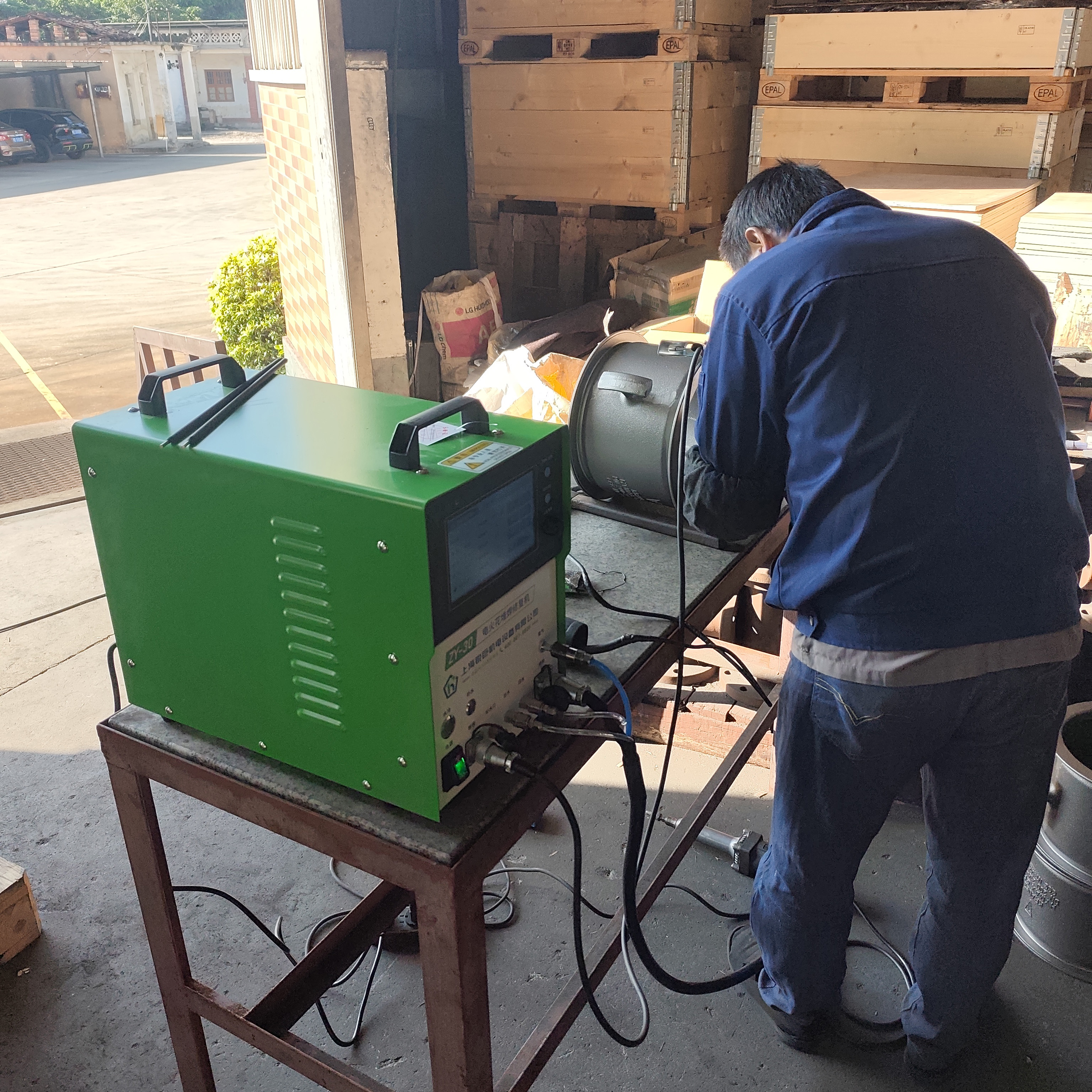 冷焊机品牌怎么选?锐巨冷焊机:国产标杆,品质与省心兼得