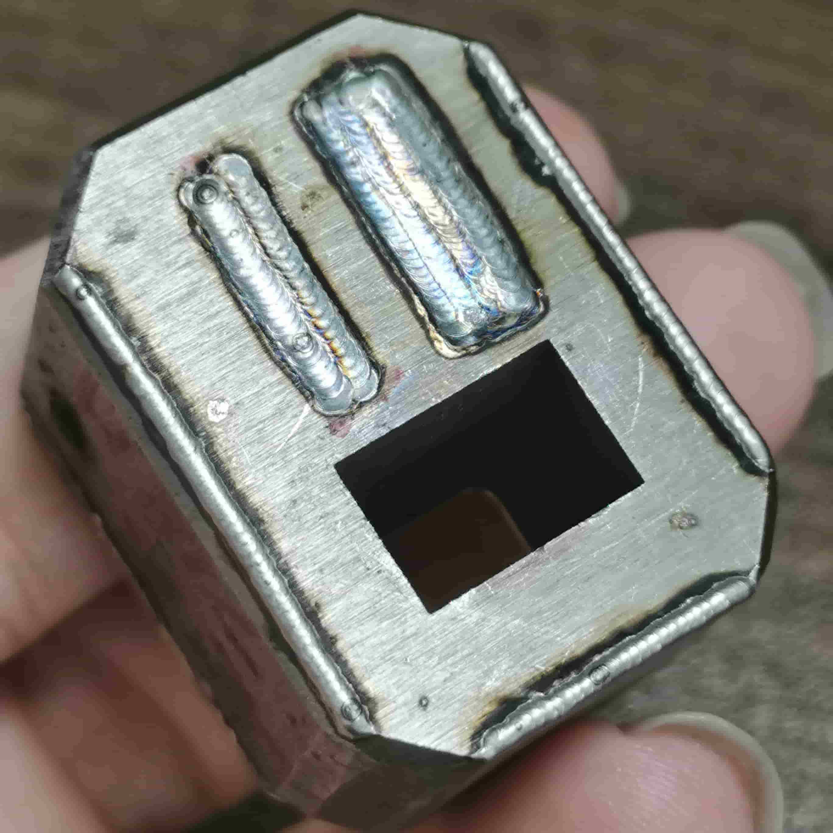 718H塑胶模，平面边角缺陷堆焊修补